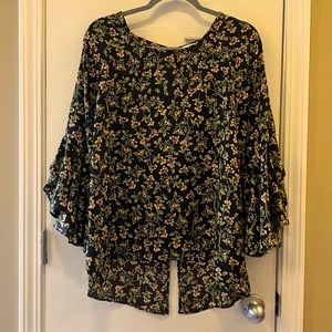 Black Floral Lauren Conrad flare sleeve, split tail cute Blouse. New W/O Tags